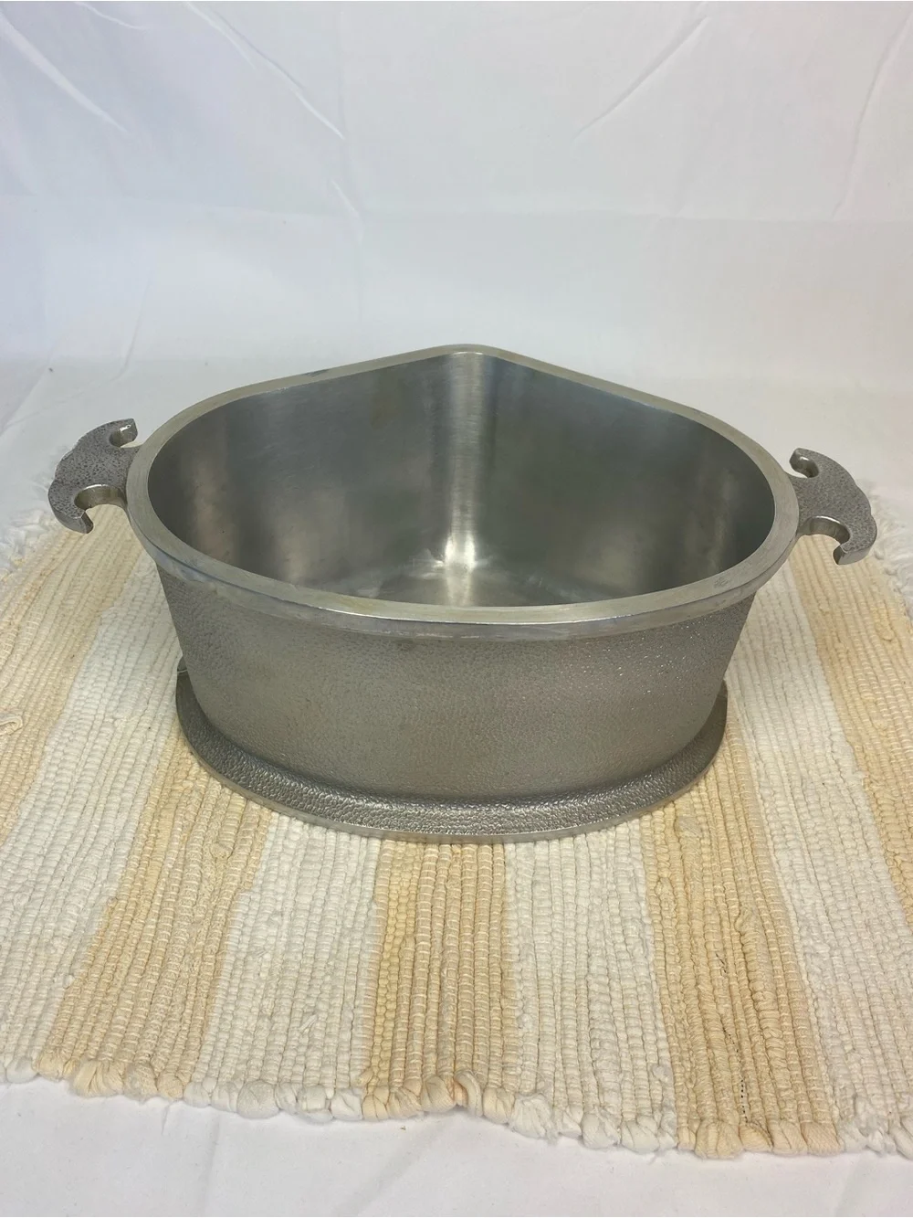 VTG GUARDIAN SERVICE COOKWARE HEART SHAPED w/GLASS LID HAMMERED ALUMINUM 2 QTS